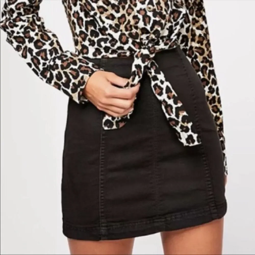 FREE PEOPLE | Modern Femme Black Denim Mini Skirt Women’s Size 8